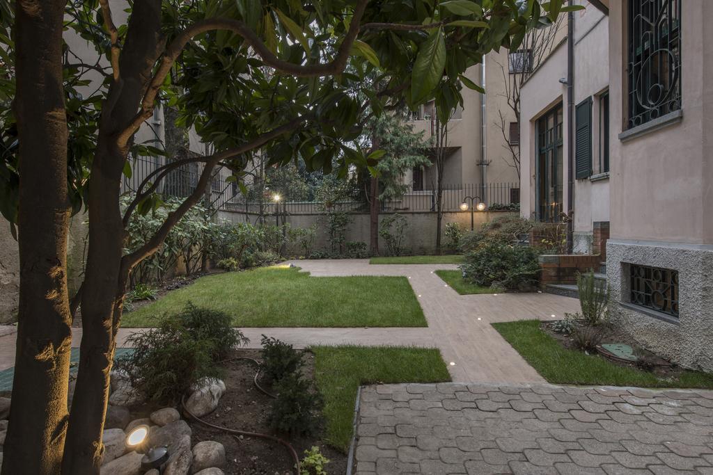 Suite Home Milano Fiera Milão Exterior foto
